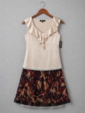 Vestido Curto com Folhos e Saia Estampada